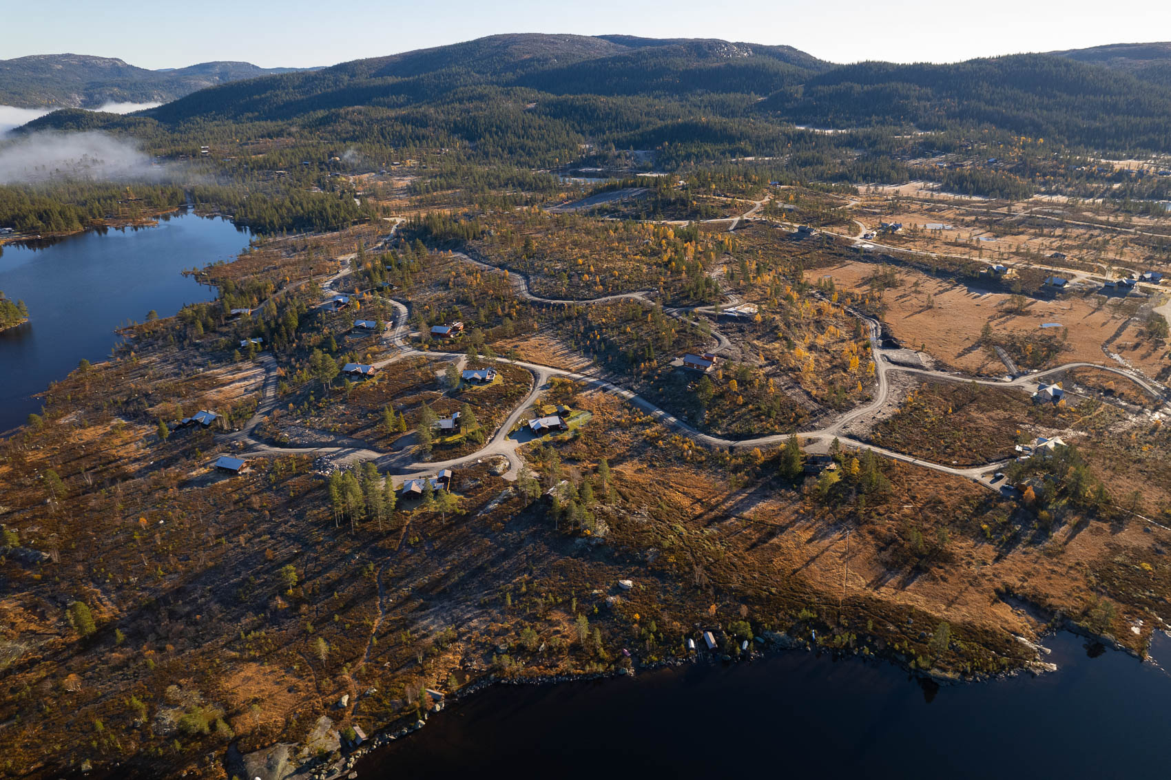 Hyttetomter i Birtedalen i Fyresdal kommune på Høsten