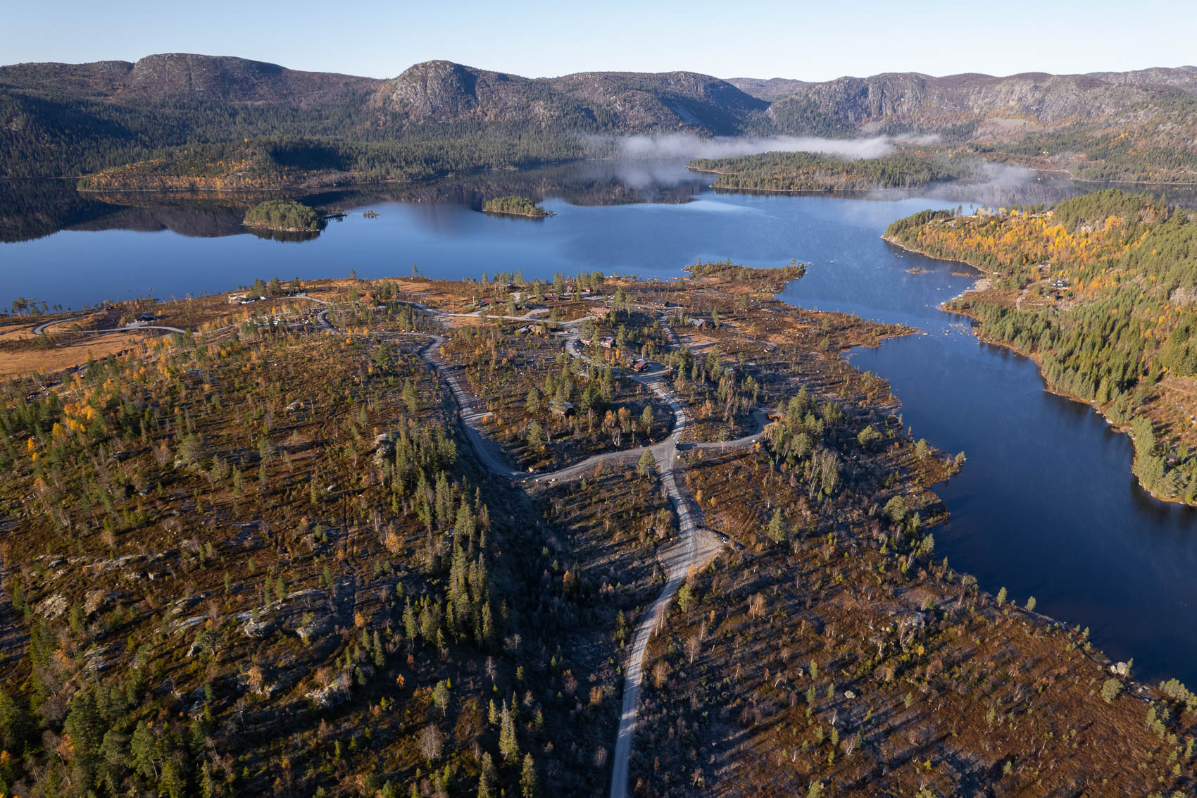 Hyttetomter i Birtedalen i Fyresdal kommune på Høsten